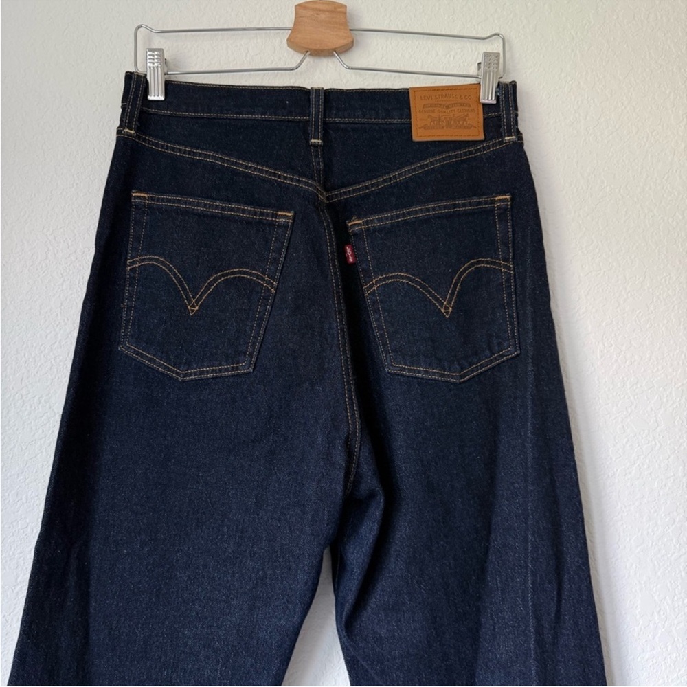 Levi’s Ribcage Full-Length Jeans in Small Course - Picture 11 of 16